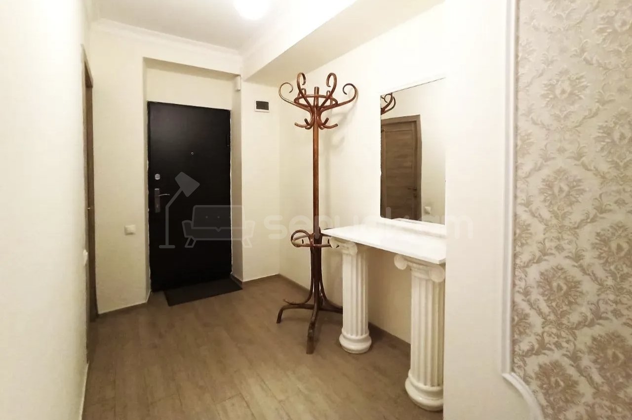 2 Սենյականոց Բնակարան Քարե Շենքում, 54քմ, 2/4 հարկ, Նորմալ Վիճակում, Կահավորված, Արևկող