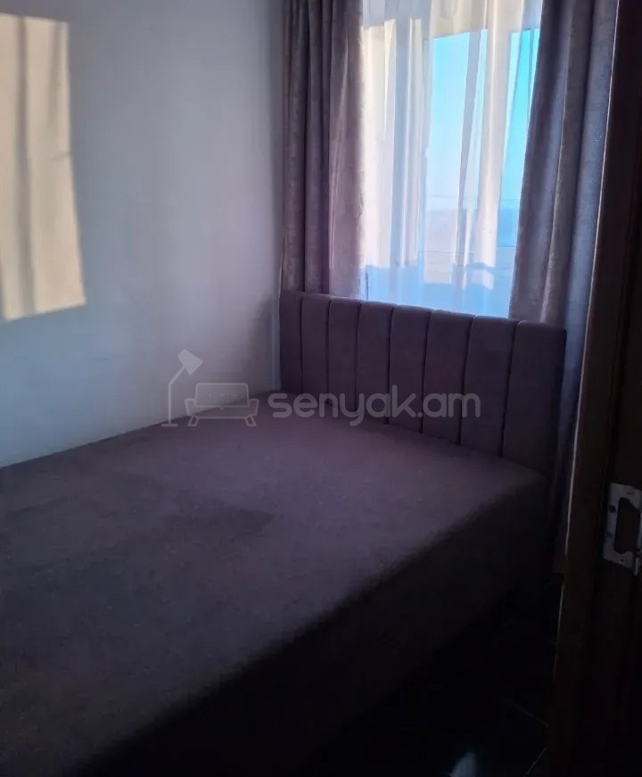 1 Սենյականոց Բնակարան Քարե Շենքում, 38քմ, 2/4 հարկ, Նորմալ Վիճակում, Կահավորված