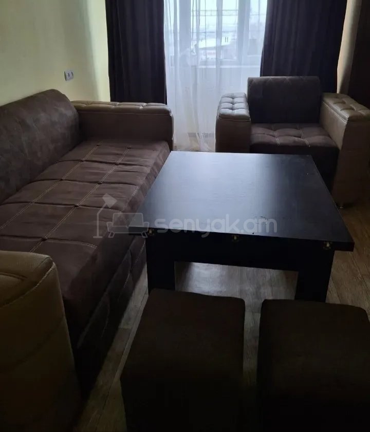 1 Սենյականոց Բնակարան Քարե Շենքում, 38քմ, 2/4 հարկ, Նորմալ Վիճակում, Կահավորված