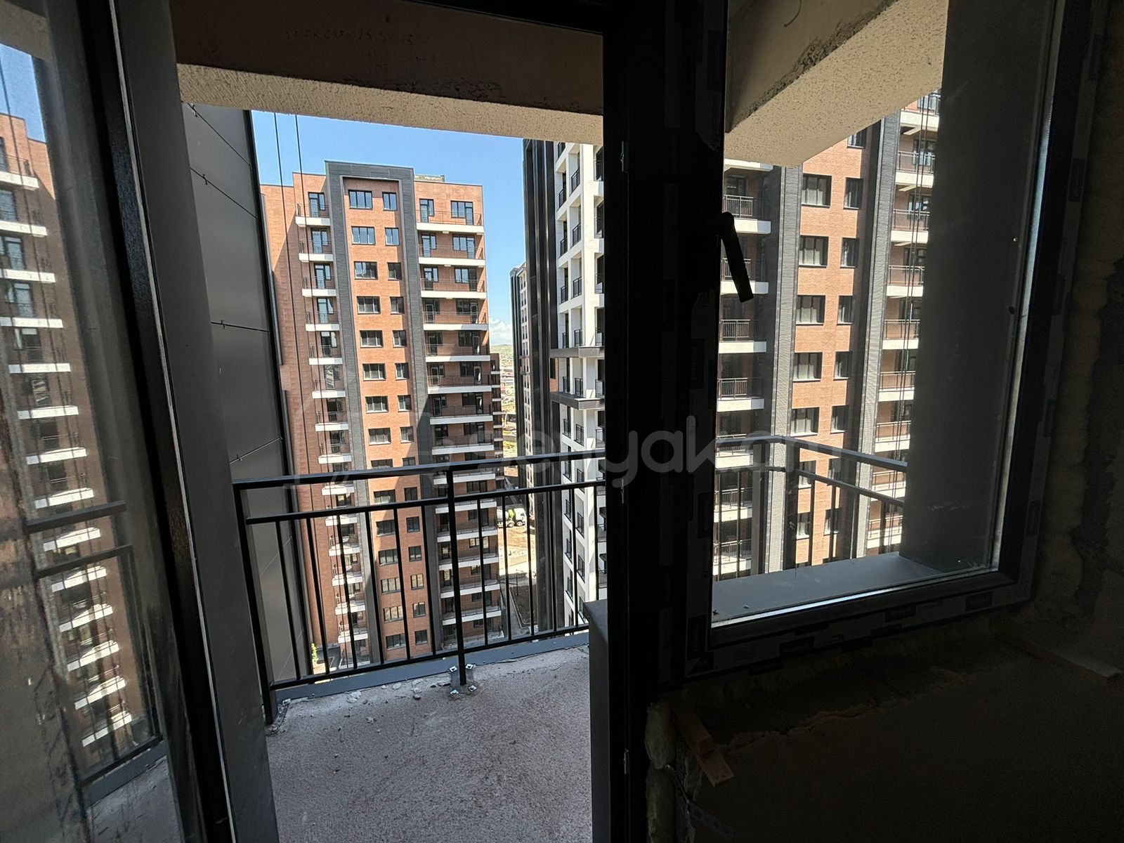 3 Սենյականոց Բնակարան Նորակառույցում, 68քմ, 10/15 հարկ, Պետական Վիճակում