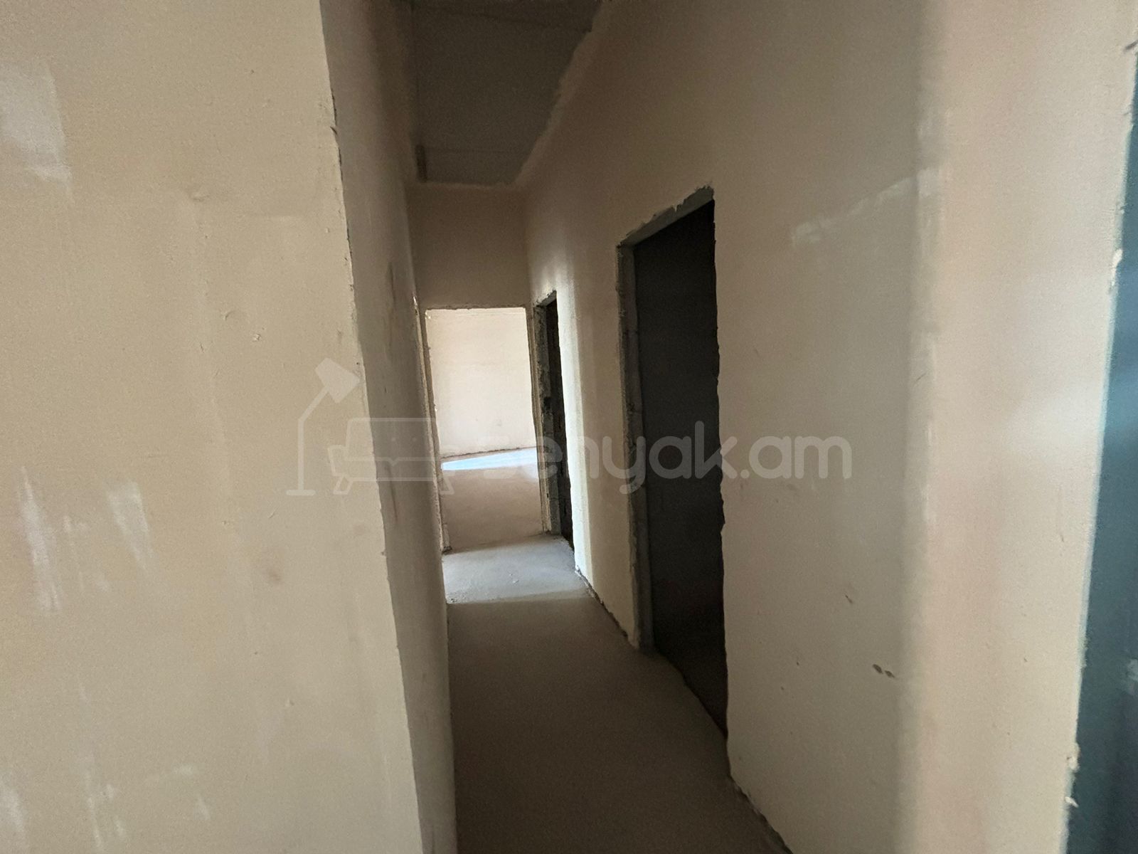 3 Սենյականոց Բնակարան Նորակառույցում, 68քմ, 10/15 հարկ, Պետական Վիճակում