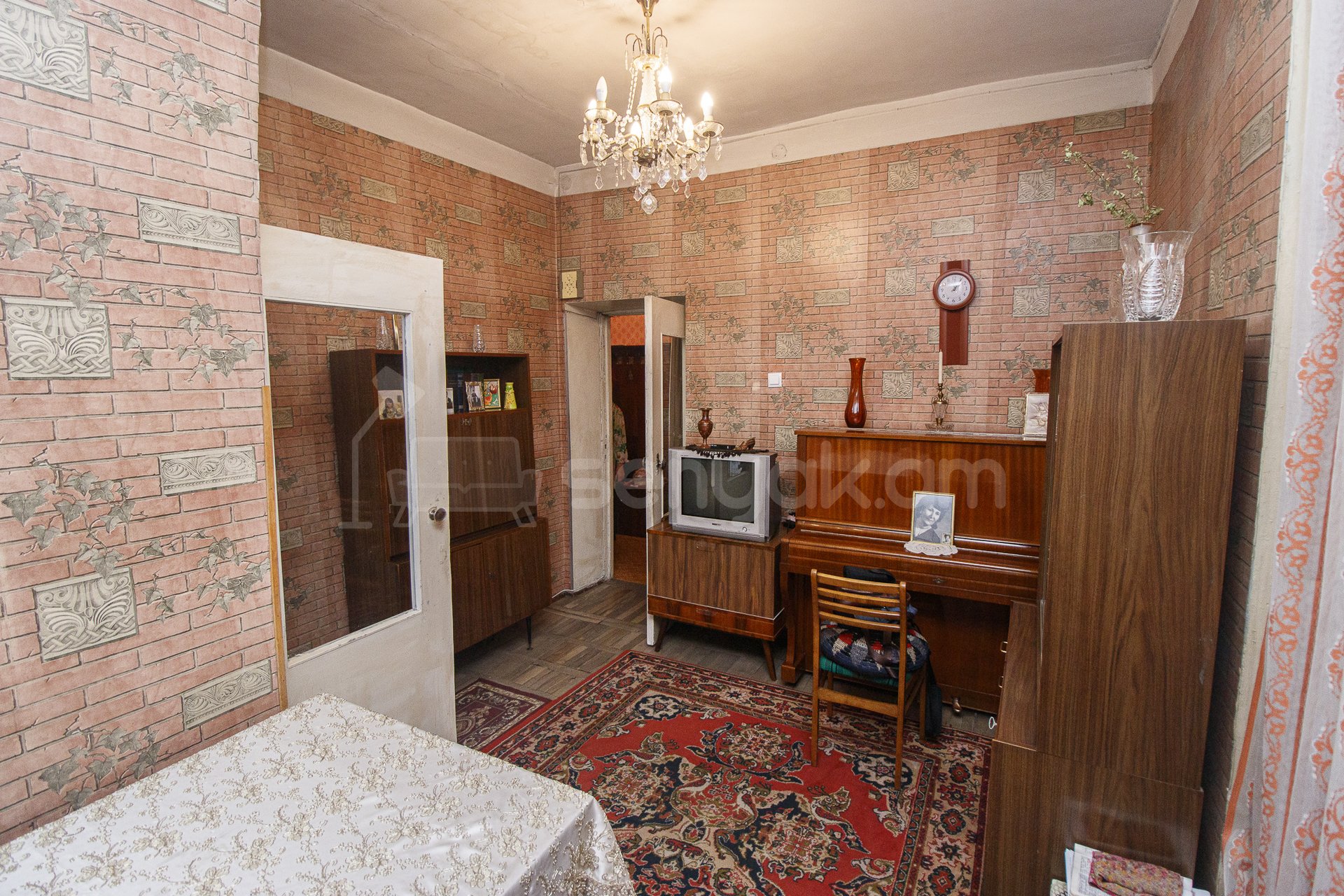 2 Սենյականոց Բնակարան Քարե Շենքում, 45քմ, 2/4 հարկ, Պետական Վիճակում