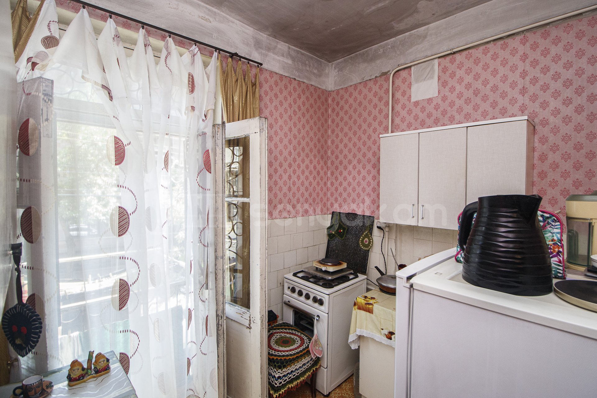 2 Սենյականոց Բնակարան Քարե Շենքում, 45քմ, 2/4 հարկ, Պետական Վիճակում