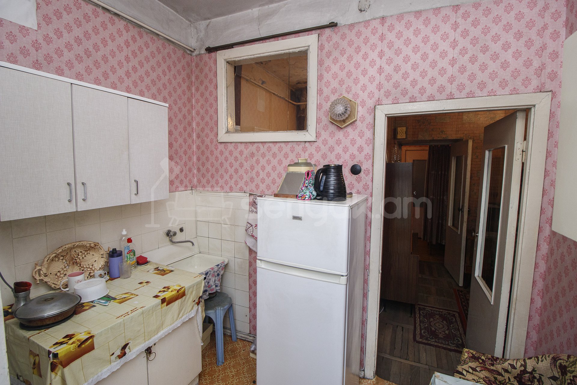 2 Սենյականոց Բնակարան Քարե Շենքում, 45քմ, 2/4 հարկ, Պետական Վիճակում