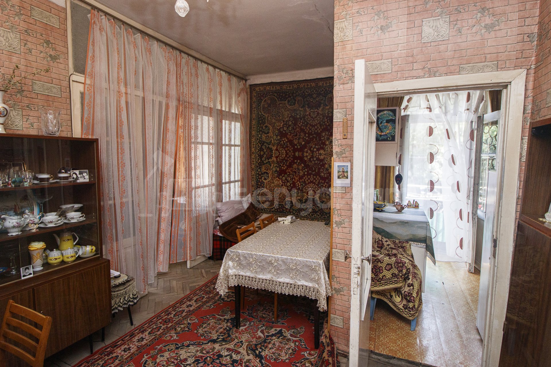 2 Սենյականոց Բնակարան Քարե Շենքում, 45քմ, 2/4 հարկ, Պետական Վիճակում