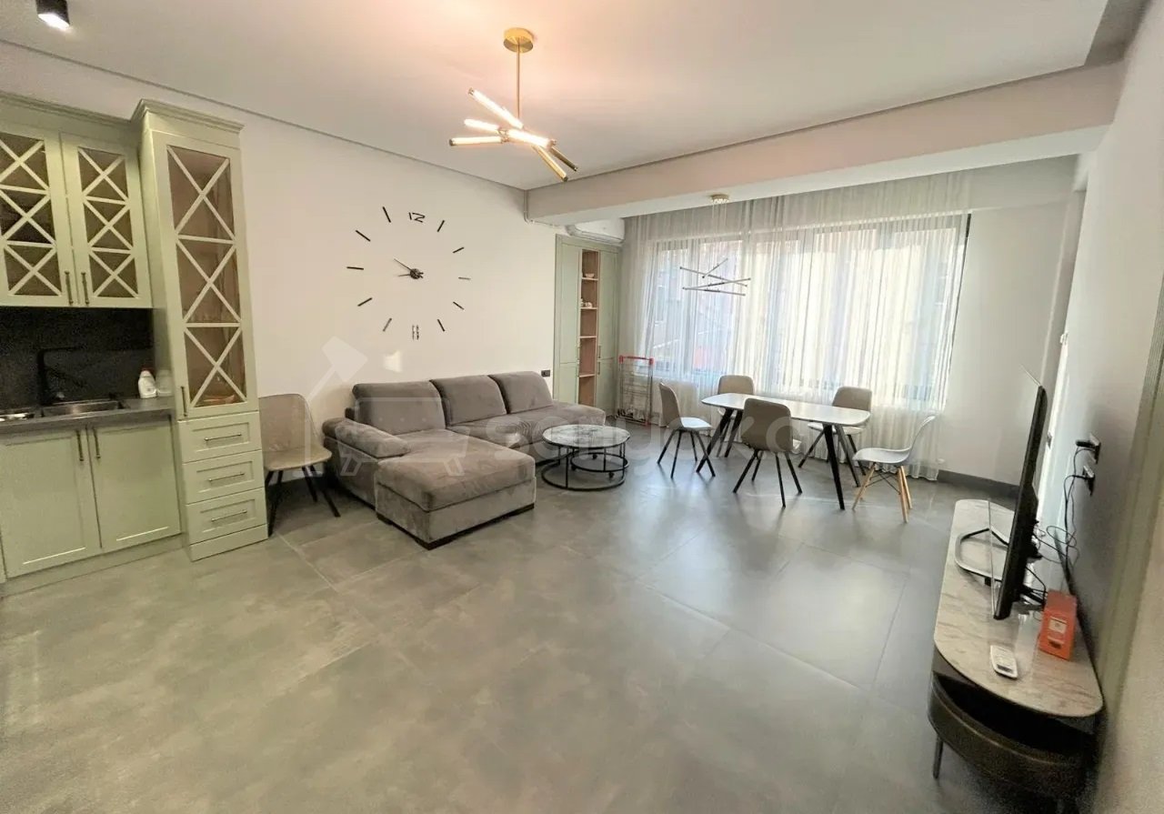 3 Սենյականոց Բնակարան Քարե Շենքում, 80քմ, 2/5 հարկ, Դիզայներական Վերանորոգված, Կահավորված, Արևկող