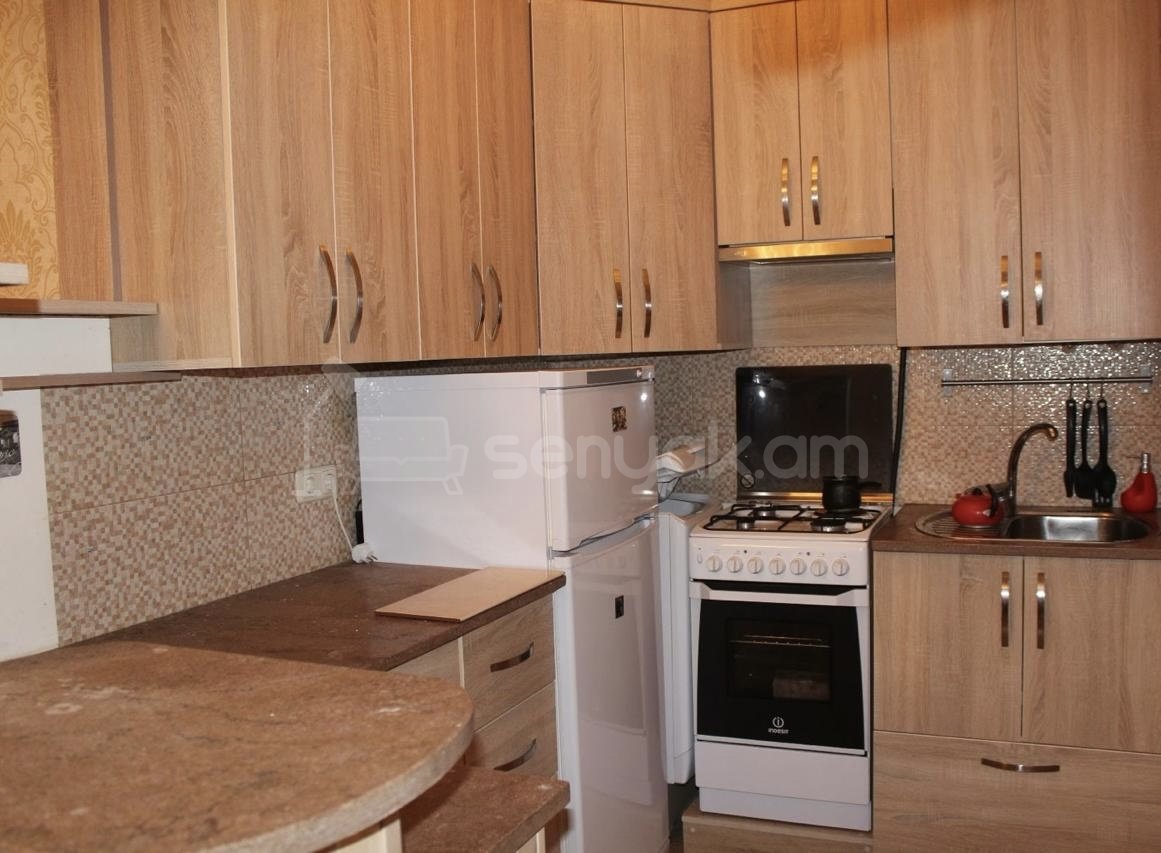 1 Սենյականոց Բնակարան Քարե Շենքում, 29քմ, 5/5 հարկ, Կոսմետիկ Վերանորոգված