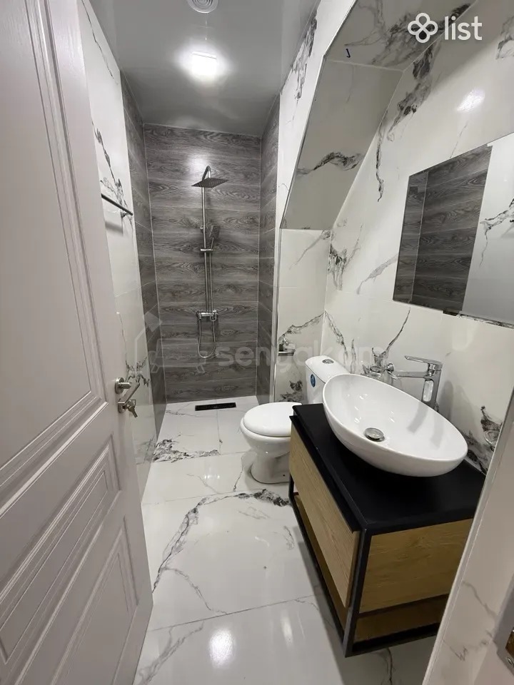 3 Սենյականոց Բնակարան Քարե Շենքում, 56քմ, 2/4 հարկ, Նորմալ Վիճակում, Կահավորված