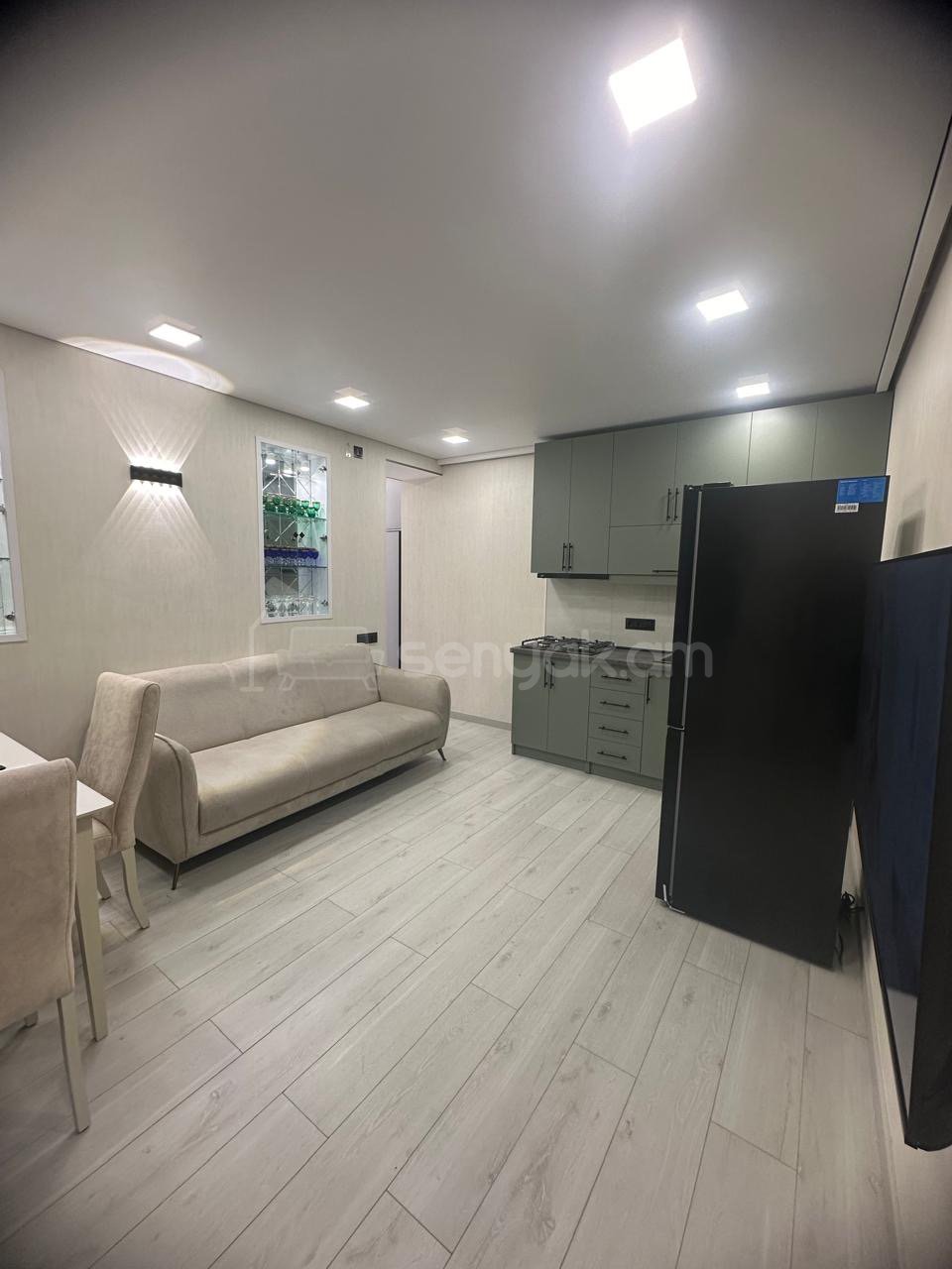 2 Սենյականոց Բնակարան Քարե Շենքում, 30քմ, 1/5 հարկ, Դիզայներական Վերանորոգված