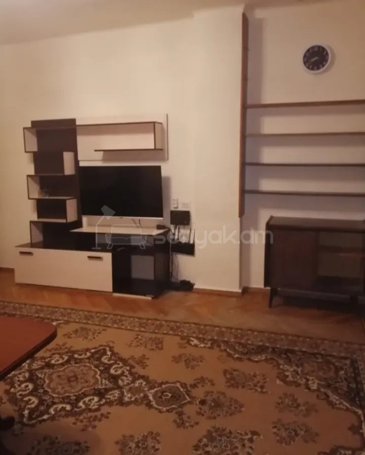 3 Սենյականոց Բնակարան, 70քմ, 4/12 հարկ, Նորմալ Վիճակում, Կահավորված