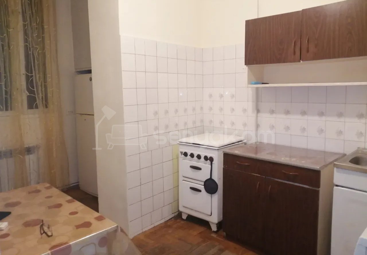 3 Սենյականոց Բնակարան, 70քմ, 4/12 հարկ, Նորմալ Վիճակում, Կահավորված