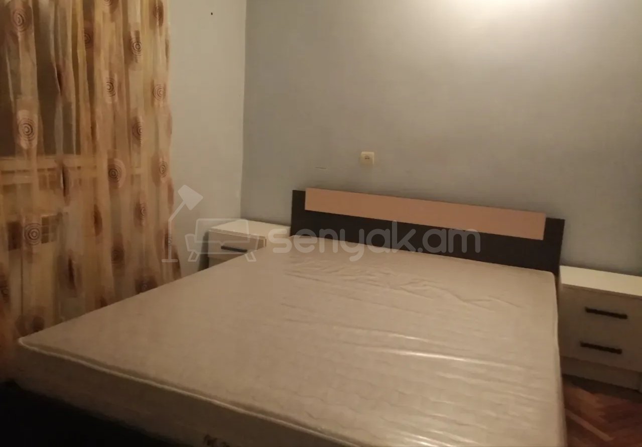 3 Սենյականոց Բնակարան, 70քմ, 4/12 հարկ, Նորմալ Վիճակում, Կահավորված