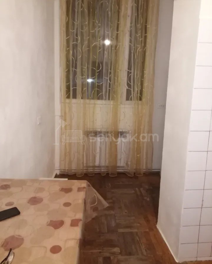 3 Սենյականոց Բնակարան, 70քմ, 4/12 հարկ, Նորմալ Վիճակում, Կահավորված