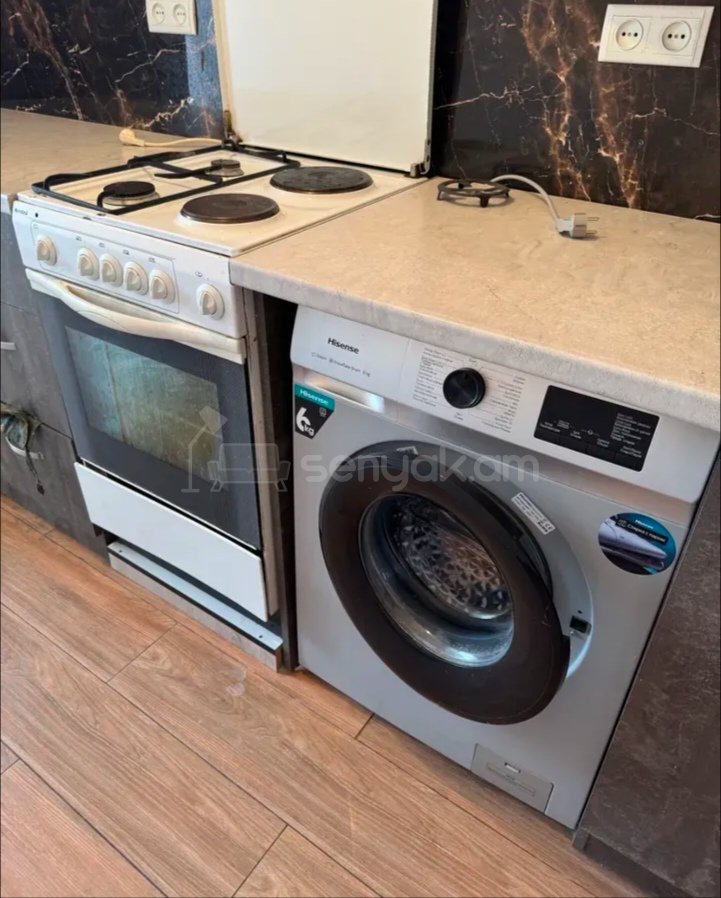 3 Սենյականոց Բնակարան Քարե Շենքում, 70քմ, 5/5 հարկ, Նորմալ Վիճակում, Կահավորված, Արևկող