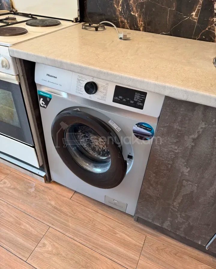 3 Սենյականոց Բնակարան Քարե Շենքում, 70քմ, 5/5 հարկ, Նորմալ Վիճակում, Կահավորված, Արևկող