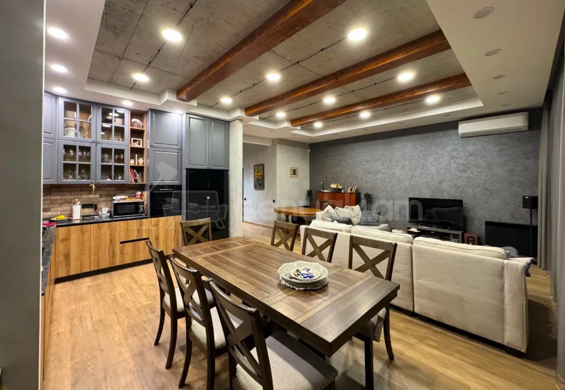 6 Սենյականոց Սեփական Տուն, 195քմ, Դիզայներական Վերանորոգված, Կահավորված, Ավտոտնակով