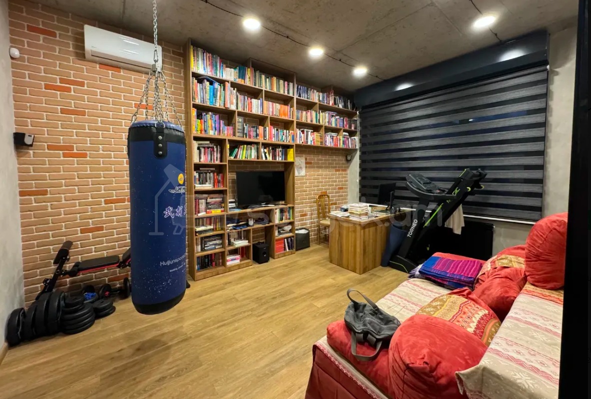 6 Սենյականոց Սեփական Տուն, 195քմ, Դիզայներական Վերանորոգված, Կահավորված, Ավտոտնակով