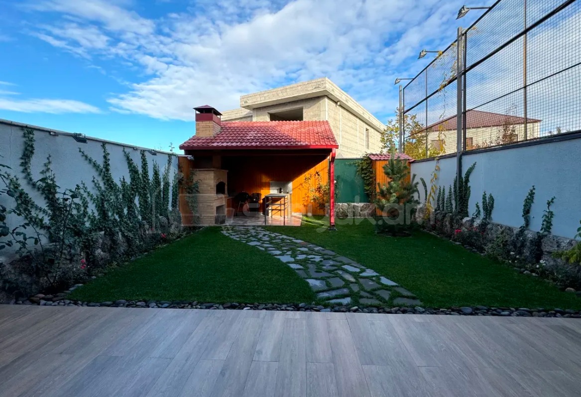 6 Սենյականոց Սեփական Տուն, 195քմ, Դիզայներական Վերանորոգված, Կահավորված, Ավտոտնակով