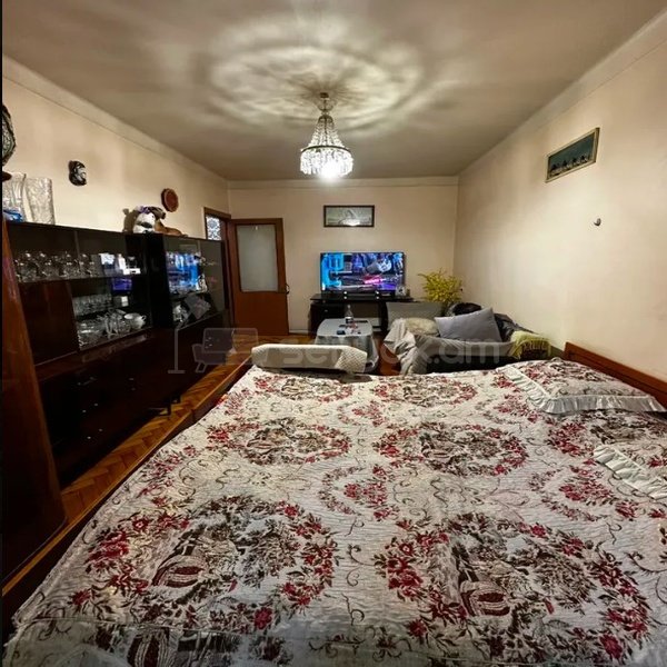 4 Սենյականոց Բնակարան Քարե Շենքում, 75քմ, 2/5 հարկ, Կոսմետիկ Վերանորոգված