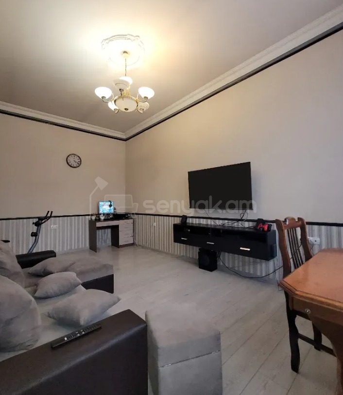 3 Սենյականոց Բնակարան Քարե Շենքում, 90քմ, 4/4 հարկ, Կապիտալ Վերանորոգված, Կահավորված, Արևկող