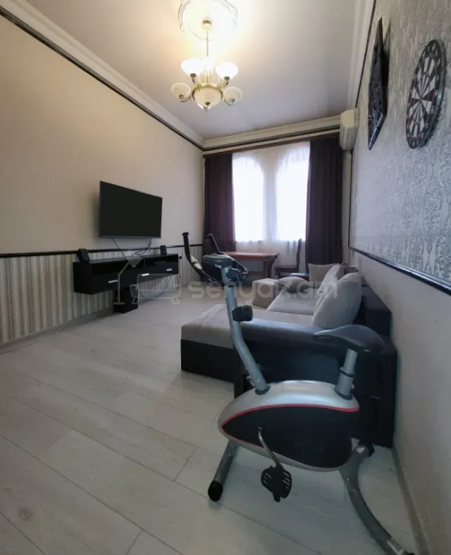 3 Սենյականոց Բնակարան Քարե Շենքում, 90քմ, 4/4 հարկ, Կապիտալ Վերանորոգված, Կահավորված, Արևկող