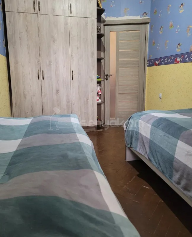 3 Սենյականոց Բնակարան Քարե Շենքում, 90քմ, 4/4 հարկ, Կապիտալ Վերանորոգված, Կահավորված, Արևկող