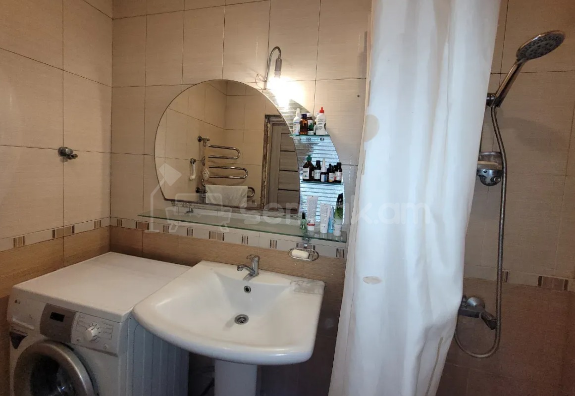 3 Սենյականոց Բնակարան Քարե Շենքում, 90քմ, 4/4 հարկ, Կապիտալ Վերանորոգված, Կահավորված, Արևկող