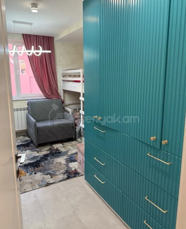 3 Սենյականոց Բնակարան Քարե Շենքում, 80քմ, 4/4 հարկ, Դիզայներական Վերանորոգված, Կահավորված, Արևկող