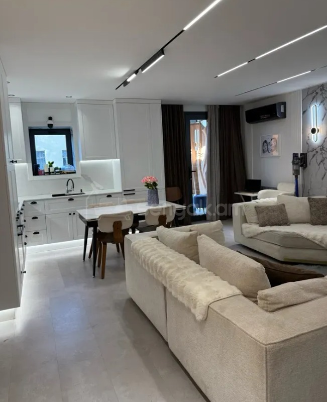 3 Սենյականոց Բնակարան Քարե Շենքում, 80քմ, 4/4 հարկ, Դիզայներական Վերանորոգված, Կահավորված, Արևկող