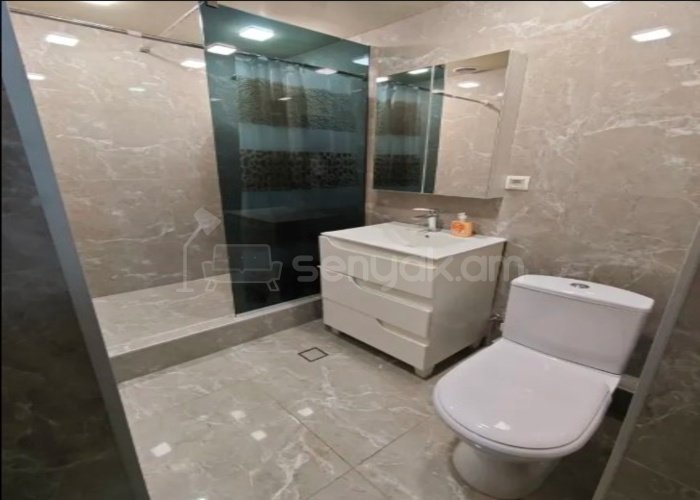 2 Սենյականոց Բնակարան Քարե Շենքում, 70քմ, 2/7 հարկ, Կապիտալ Վերանորոգված, Կահավորված, Արևկող