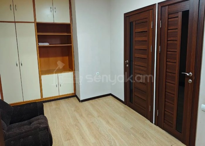 2 Սենյականոց Բնակարան Քարե Շենքում, 70քմ, 2/7 հարկ, Կապիտալ Վերանորոգված, Կահավորված, Արևկող