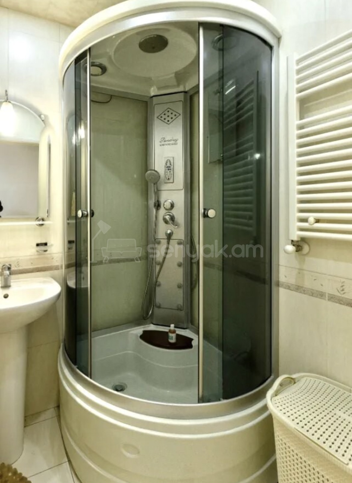 3 Սենյականոց Բնակարան Քարե Շենքում, 83քմ, 5/5 հարկ, Նորմալ Վիճակում, Կահավորված