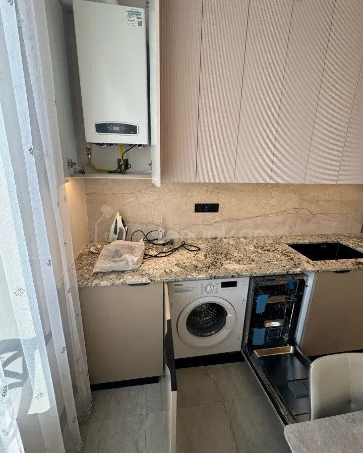 2 Սենյականոց Բնակարան Քարե Շենքում, 55քմ, 4/5 հարկ, Դիզայներական Վերանորոգված