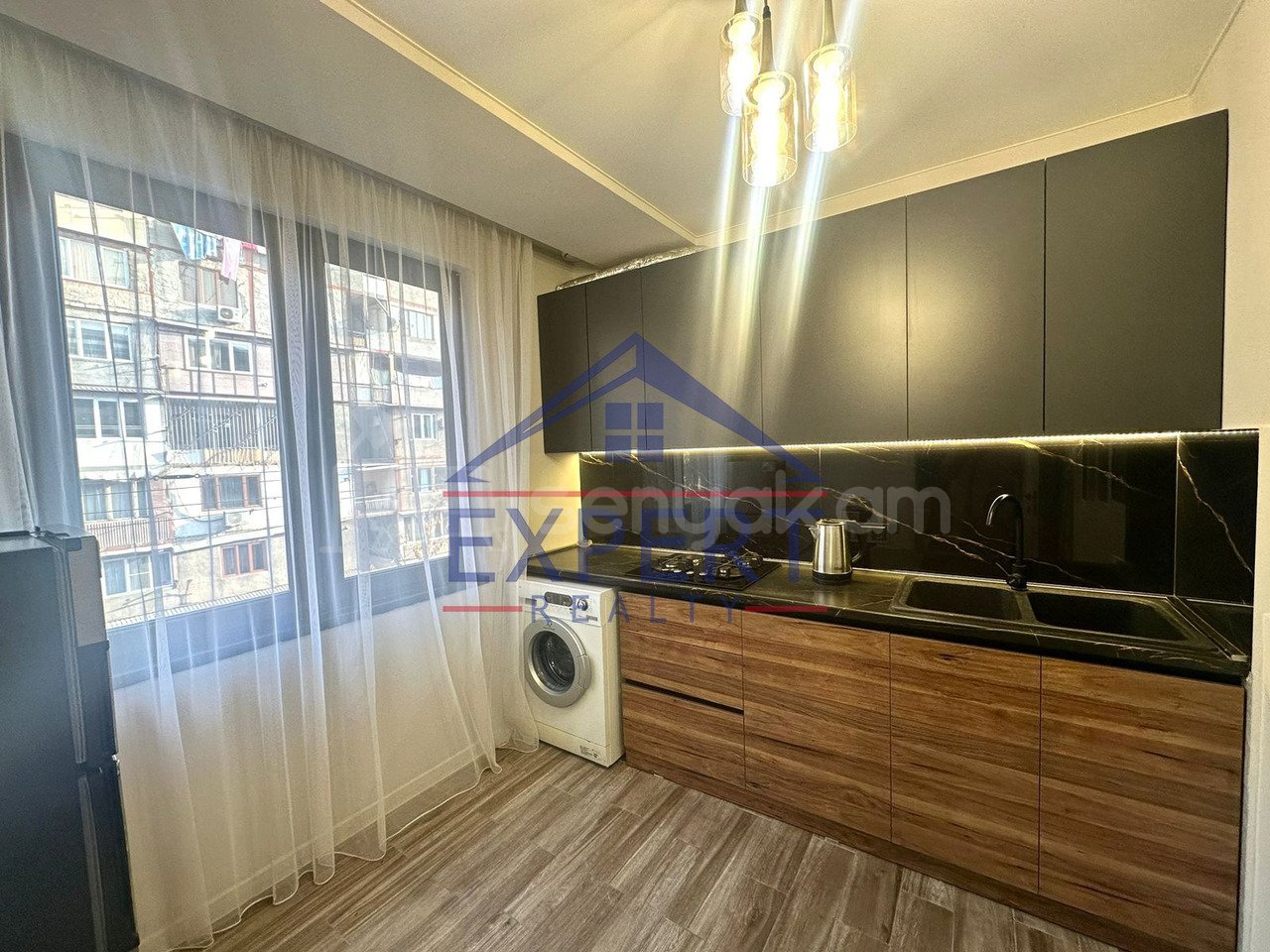 2 Սենյականոց Բնակարան Քարե Շենքում, 55քմ, 5/7 հարկ, Կապիտալ Վերանորոգված, Կահավորված, Արևկող