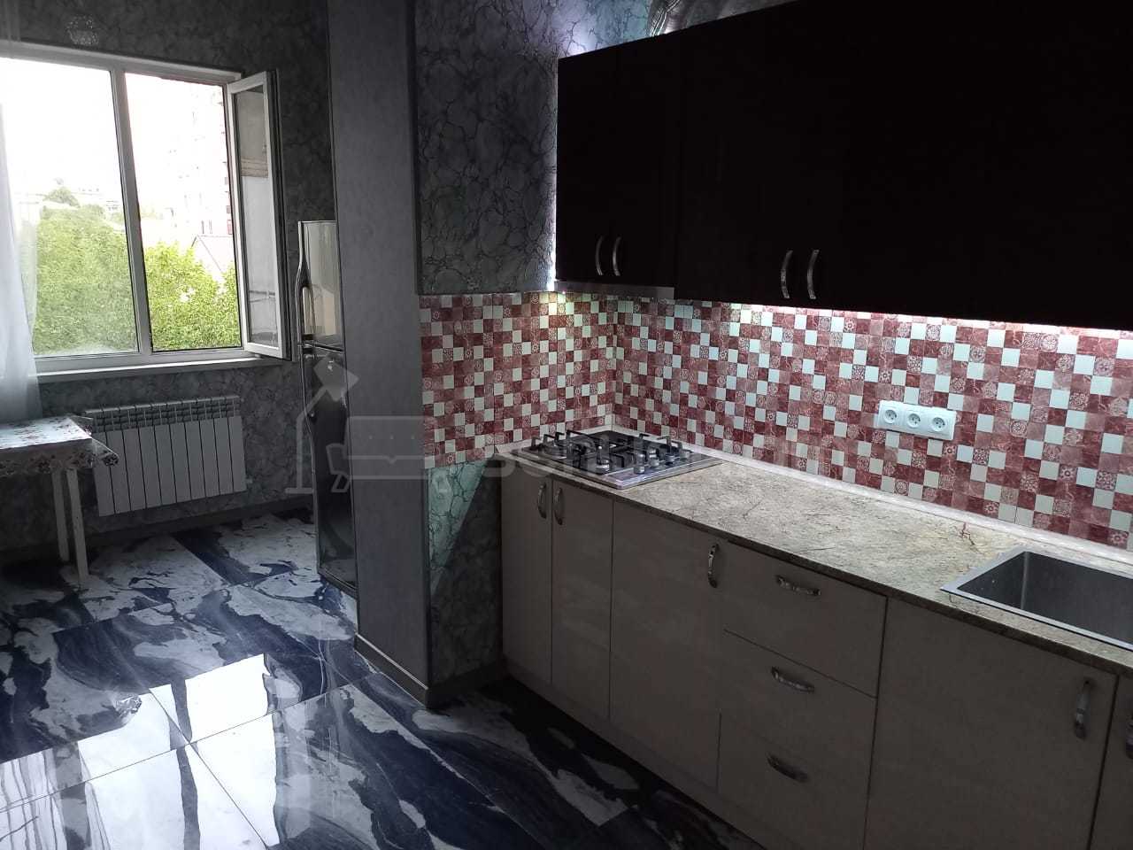 2 Սենյականոց Բնակարան Քարե Շենքում, 65քմ, 3/5 հարկ, Կապիտալ Վերանորոգված