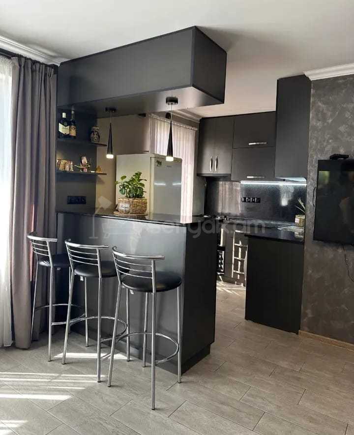 1 Սենյականոց Բնակարան, 32քմ, 2/4 հարկ, Կապիտալ Վերանորոգված