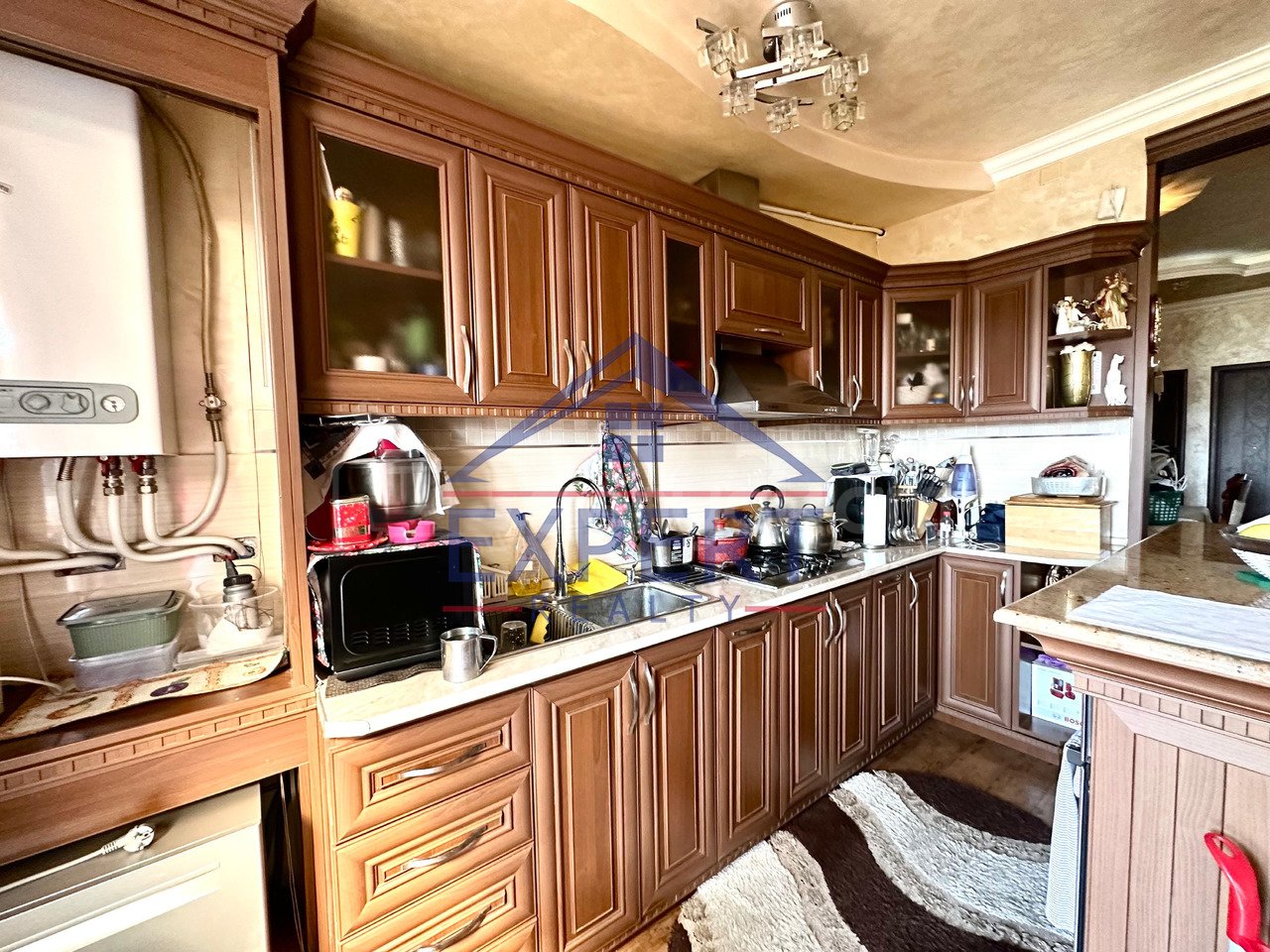 4 Սենյականոց Բնակարան Քարե Շենքում, 92քմ, 7/7 հարկ, Կապիտալ Վերանորոգված