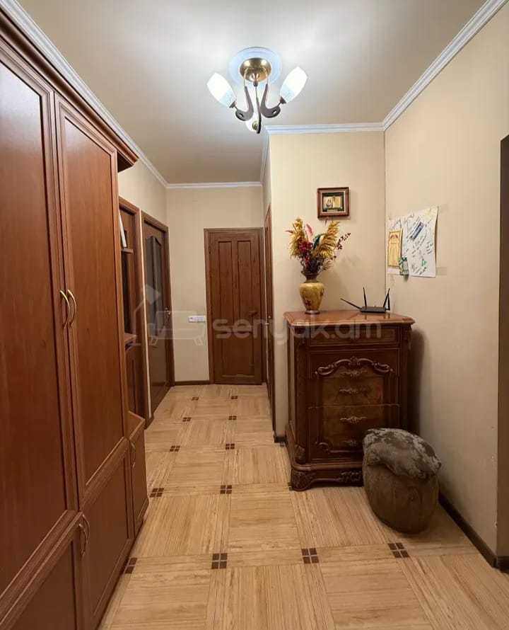 3 Սենյականոց Բնակարան, 76քմ, 8/9 հարկ, Նորմալ Վիճակում