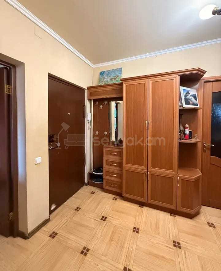 3 Սենյականոց Բնակարան, 76քմ, 8/9 հարկ, Նորմալ Վիճակում