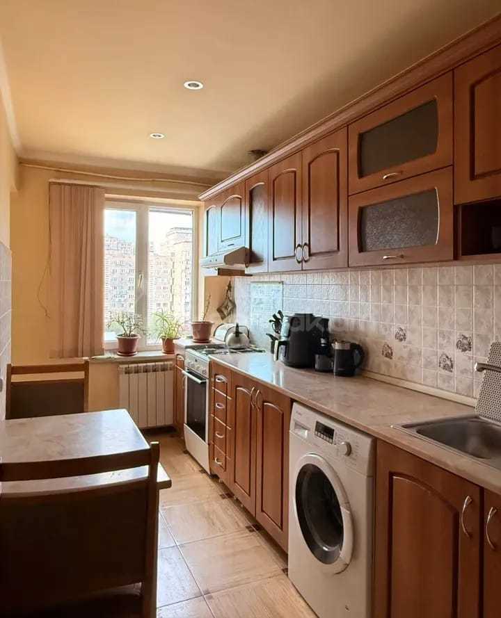 3 Սենյականոց Բնակարան, 76քմ, 8/9 հարկ, Նորմալ Վիճակում