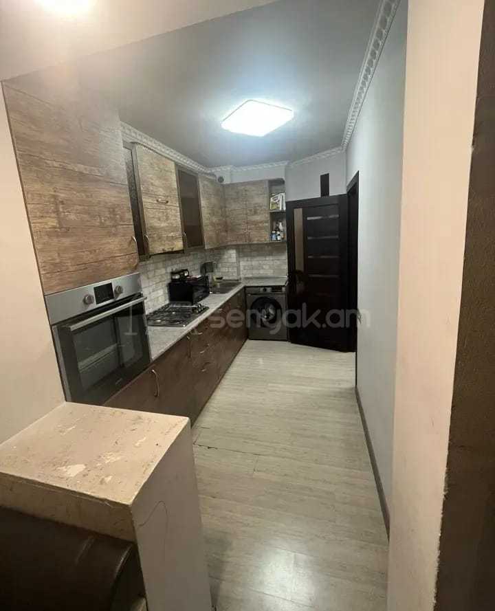 3 Սենյականոց Բնակարան, 66քմ, 2/16 հարկ, Նորմալ Վիճակում