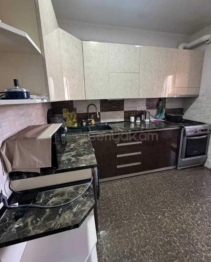 3 Սենյականոց Բնակարան, 76քմ, 4/5 հարկ, Նորմալ Վիճակում