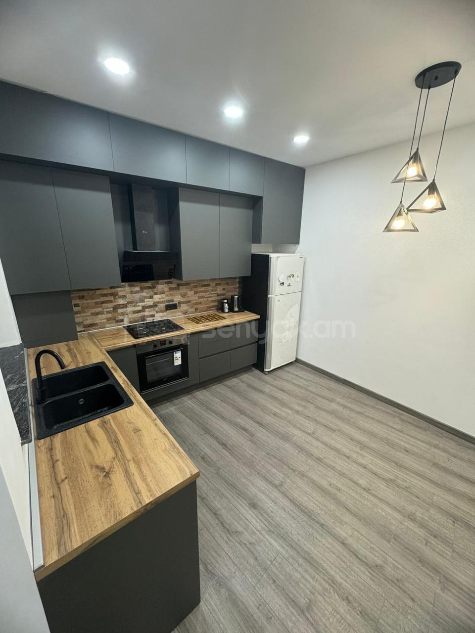 4 Սենյականոց Սեփական Տուն, 90քմ, Կապիտալ Վերանորոգված