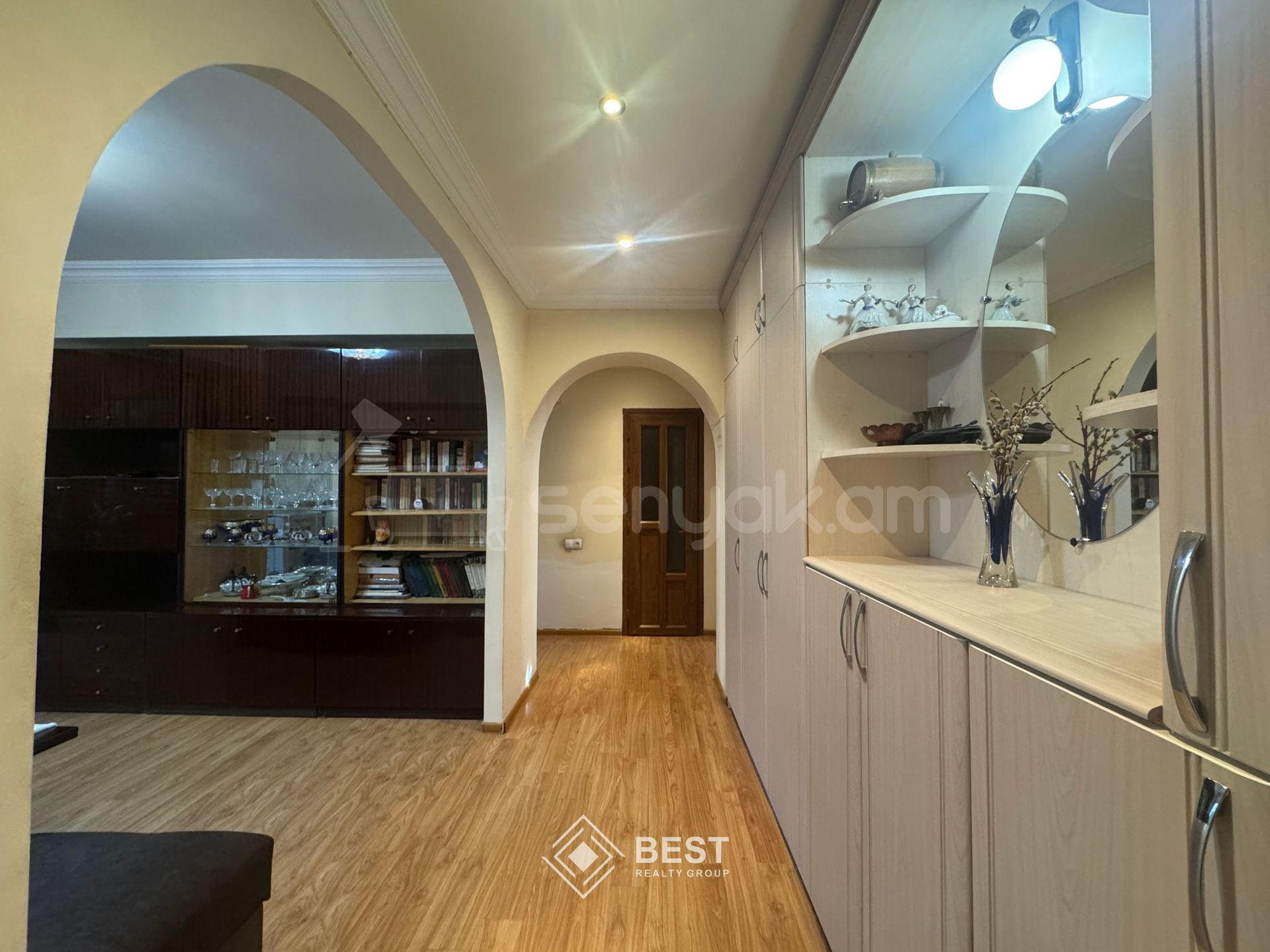 2 Սենյականոց Բնակարան, 70քմ, 2/9 հարկ, Կոսմետիկ Վերանորոգված