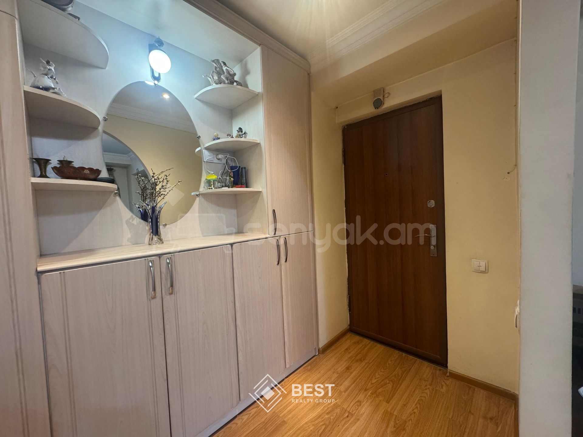 2 Սենյականոց Բնակարան, 70քմ, 2/9 հարկ, Կոսմետիկ Վերանորոգված