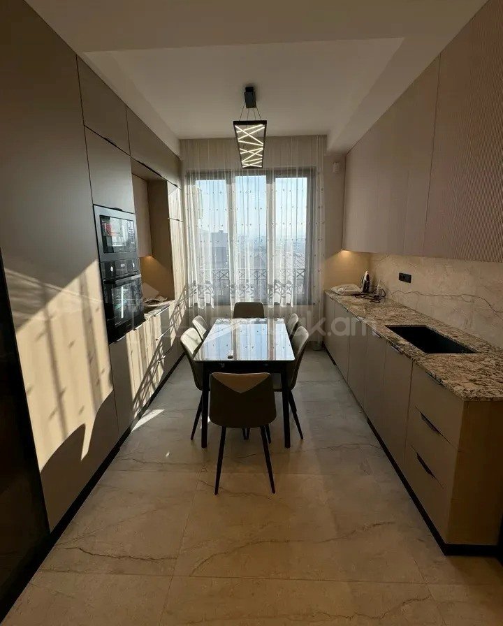 2 Սենյականոց Բնակարան Քարե Շենքում, 55քմ, 4/5 հարկ, Կապիտալ Վերանորոգված