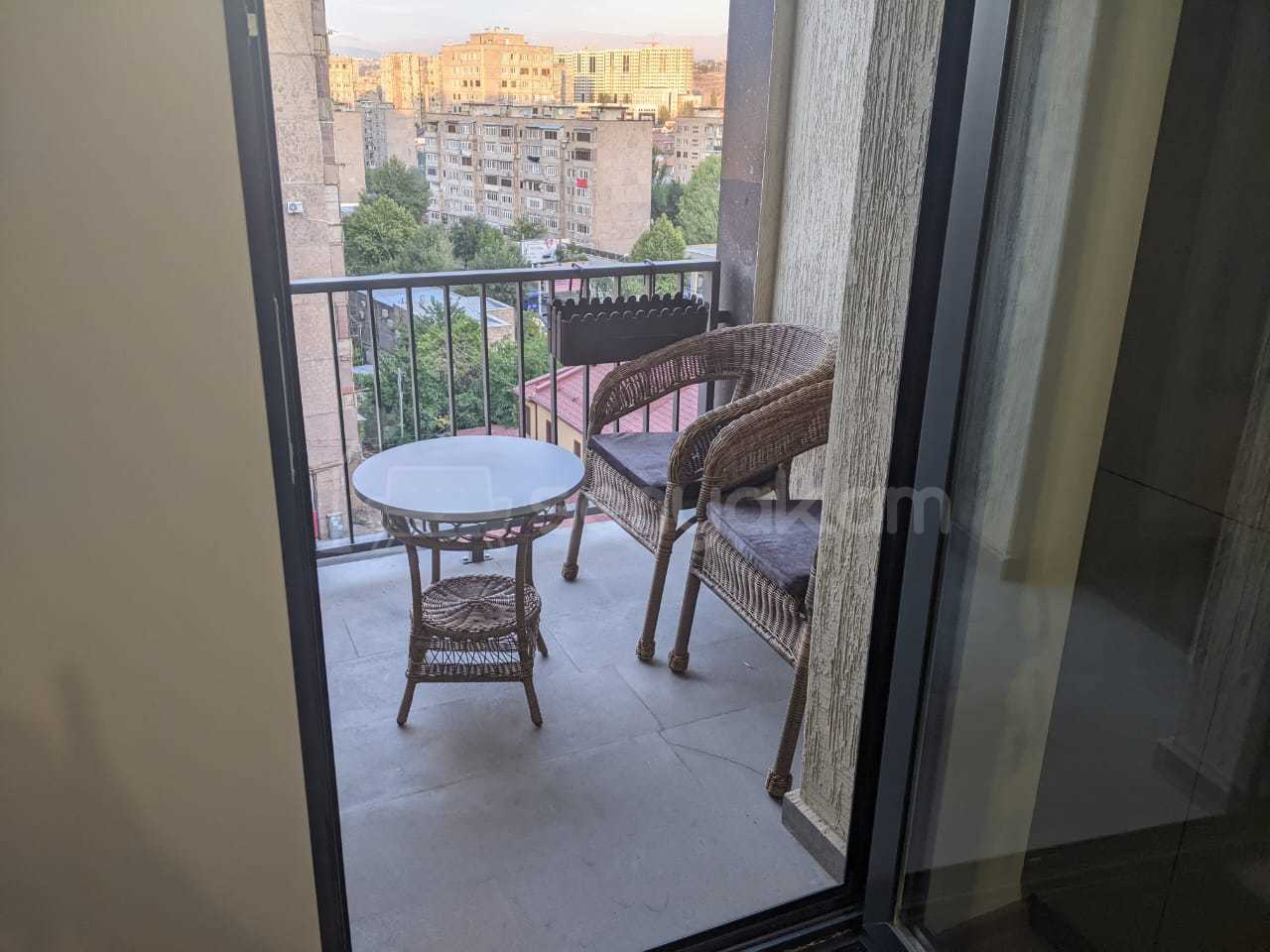 3 Սենյականոց Բնակարան, 70քմ, 6/9 հարկ, Կապիտալ Վերանորոգված, Կահավորված, Արևկող