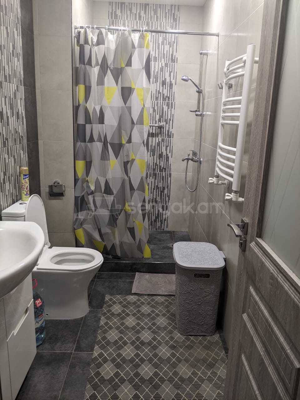 3 Սենյականոց Բնակարան, 70քմ, 6/9 հարկ, Կապիտալ Վերանորոգված, Կահավորված, Արևկող