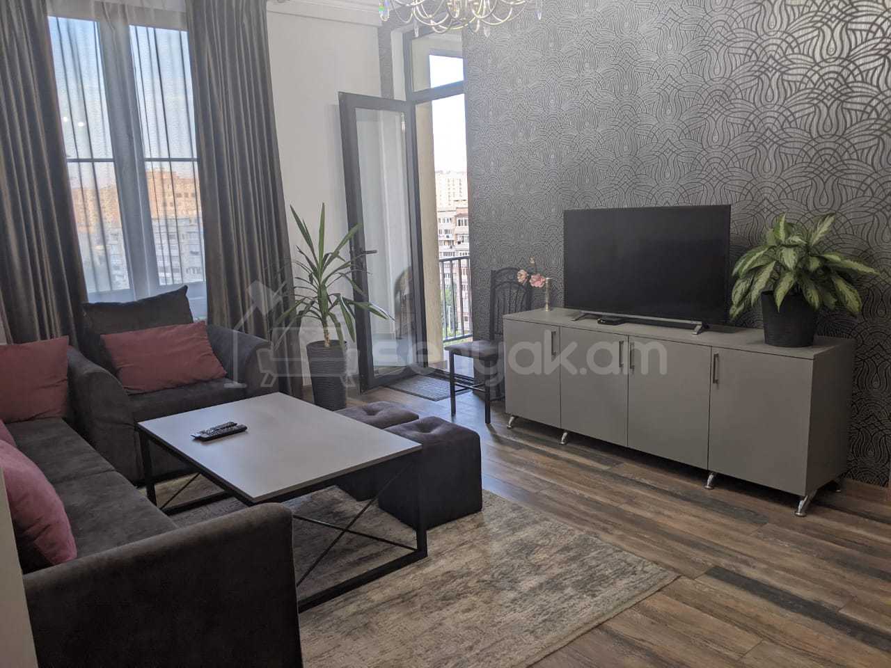 3 Սենյականոց Բնակարան, 70քմ, 6/9 հարկ, Կապիտալ Վերանորոգված, Կահավորված, Արևկող