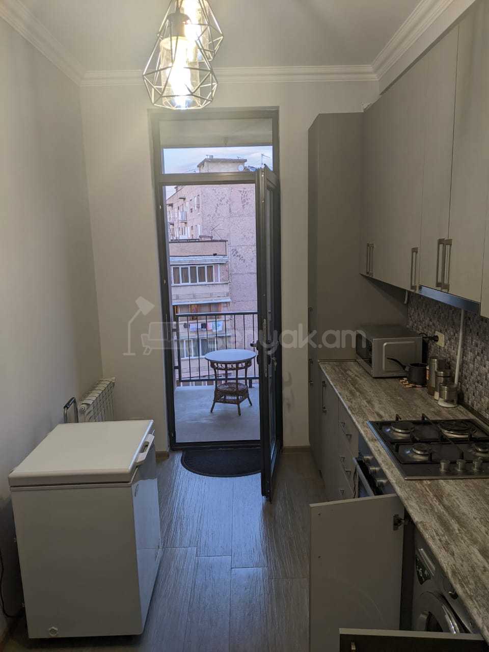 3 Սենյականոց Բնակարան, 70քմ, 6/9 հարկ, Կապիտալ Վերանորոգված, Կահավորված, Արևկող